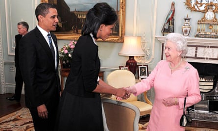 The queen greets Michelle and Barack Obama wearing the Williamson brooch.