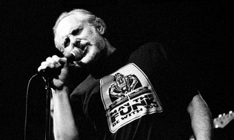Pete Brown performing in 2001.