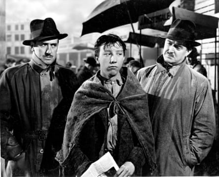 Harry Fowler (centre) in Hue and Cry.
