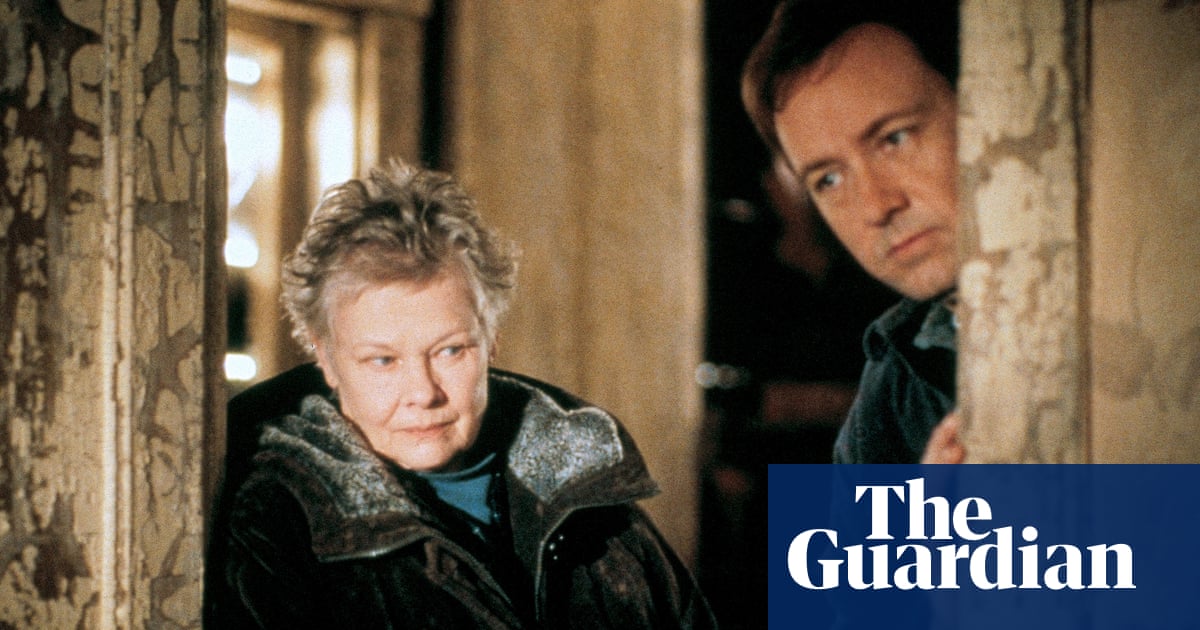 Judi Dench defends Kevin Spacey, criticising his 'extrusion from history'