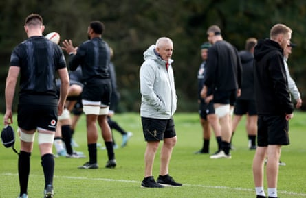 Warren Gatland runs the rule over his players in training this week