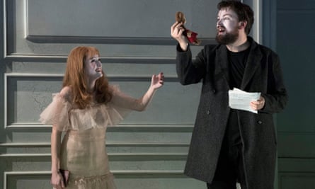 Ophelia (Jennifer France) and Hamlet (David Butt Philip) in Hamlet.