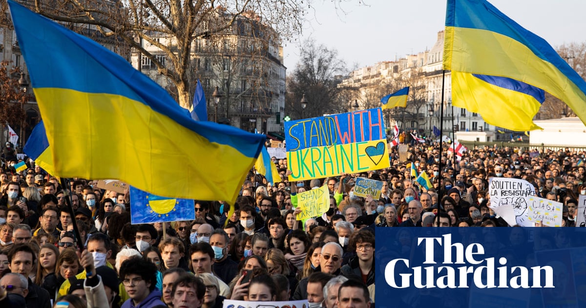 Tens of thousands join rallies around the world in support of Ukraine