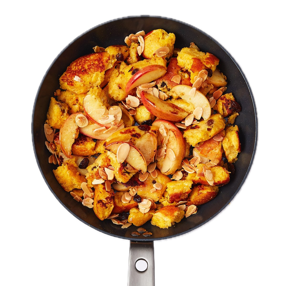 Apfelschmarrn ingredients in a pan