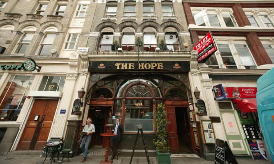 The Hope near Smithfield market was one of London’s early houses. 