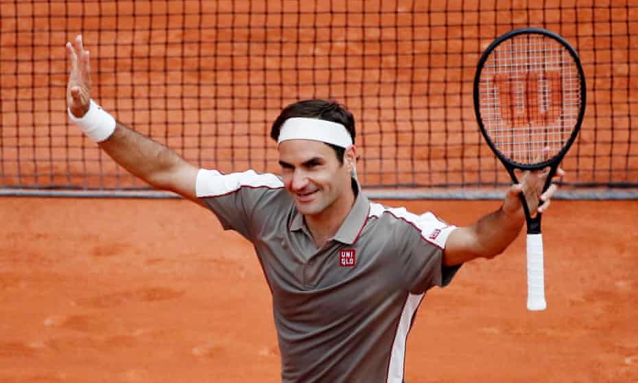 Roger Federer returned to Paris in style, beating Lorenzo Sonego in his first Roland Garros appearance since 2015.