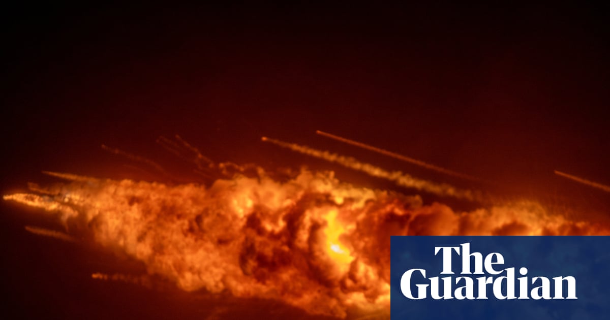 Chinese rocket explodes 90 seconds after take-off - video