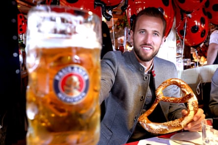 Bayern Munich players visit Oktoberfest.