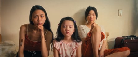 Shih-Yuan Ma , Nina Ye and Janel Tsai in Left-Handed Girl