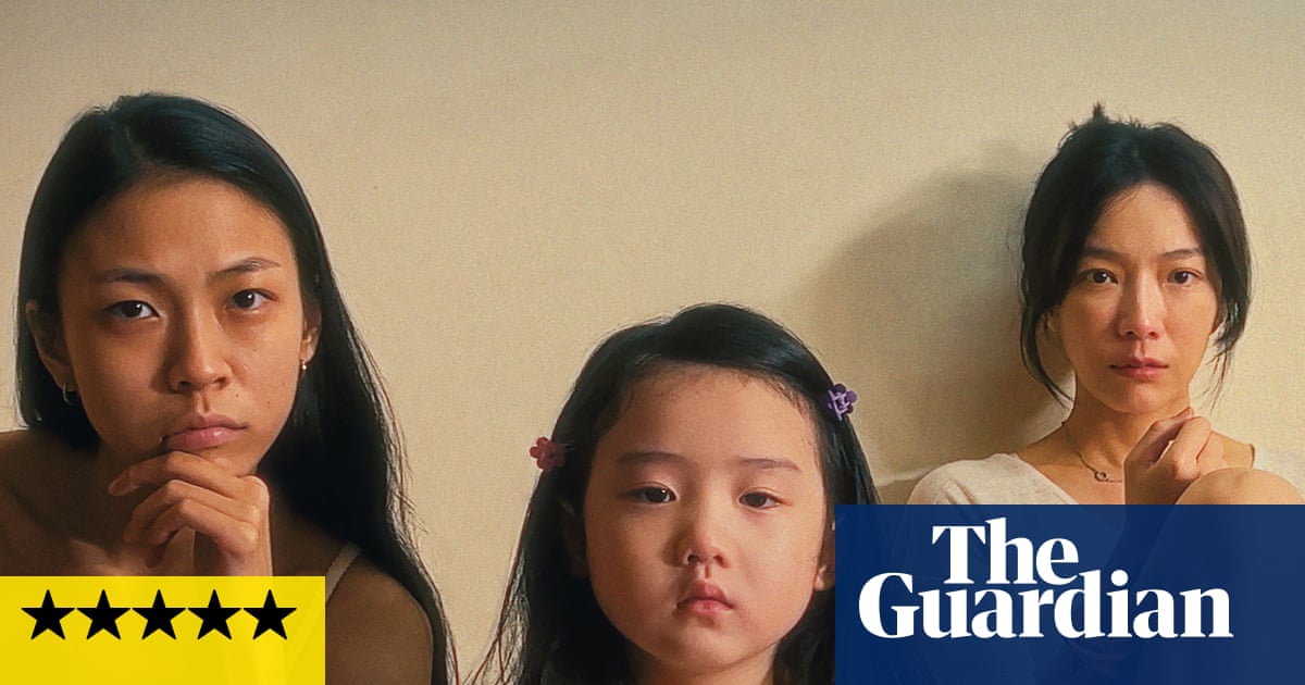 Left-Handed Girl review – striking Taiwanese family drama is a real marvel