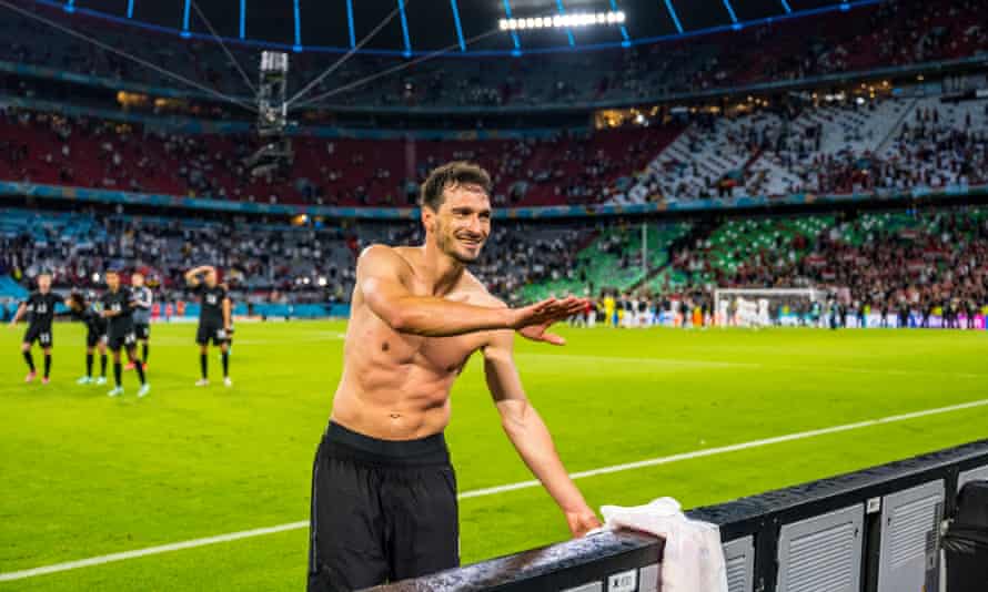 Mats Hummels celebrates with the fans after the Hungary game but he has not convinced in the tournament so far.