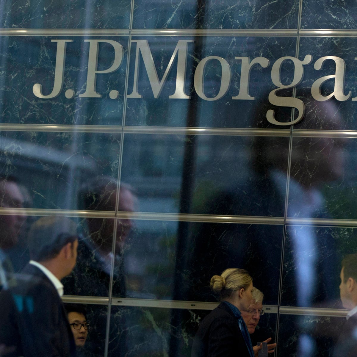 Jp Morgan To Move Hundreds Of Jobs Out Of Uk Due To Brexit Jp Morgan The Guardian Jp Morgan To Move Hundreds Of Jobs Out Of Uk Due To Brexit Jp Morgan The Guardian
