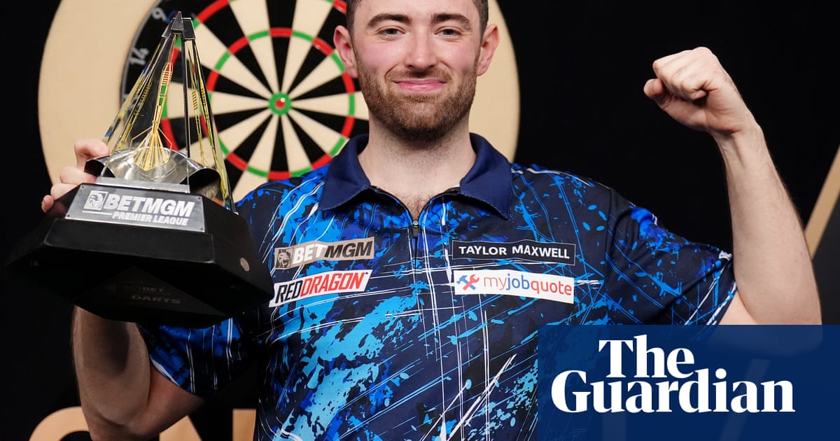 Luke Humphries battles back to dethrone Luke Littler in Premier League final