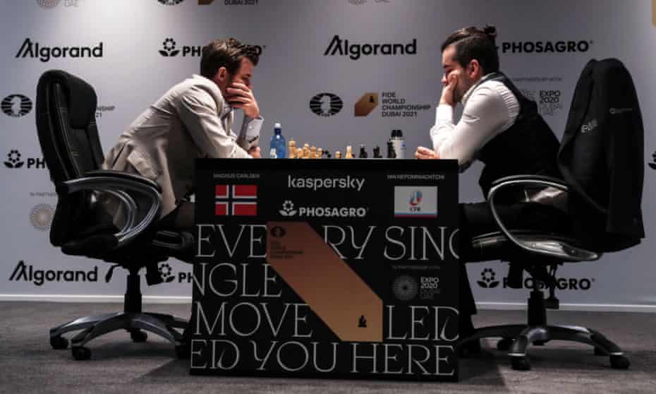 Magnus Carlsen and Ian Nepomniachtchi