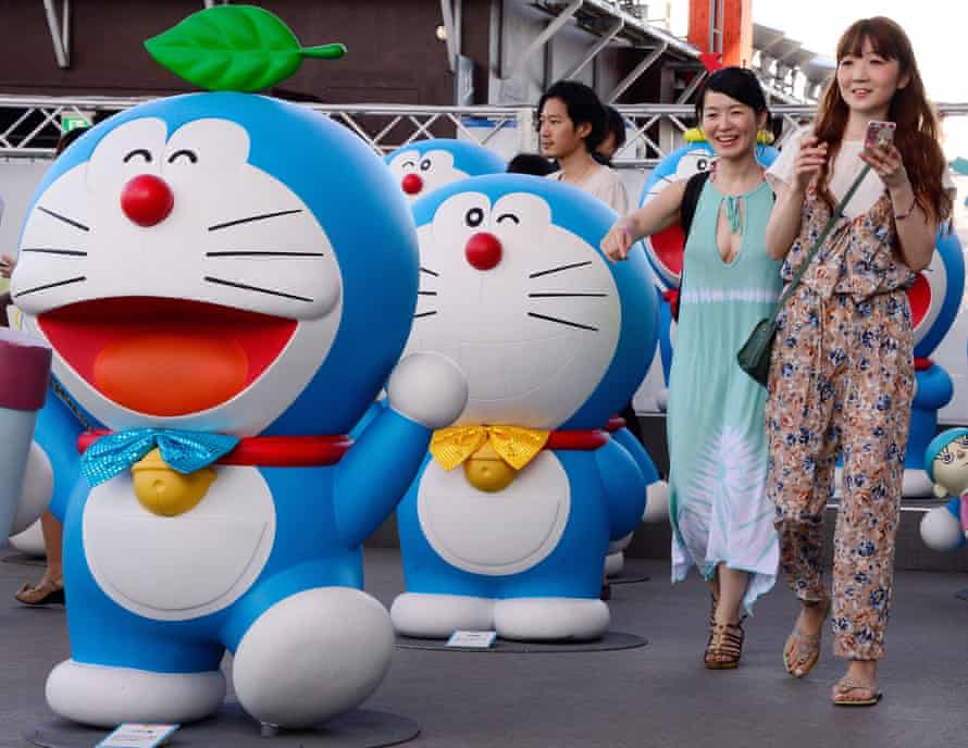 Doraemon, a Japanese robo-cat anime character: imitations of its squeaky voice were suggested.