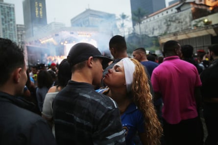 A couple at the 2015 Rio Parada Funk event