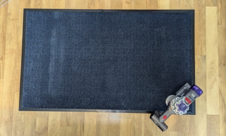 Testing cordless vacuums. Dyson car+boat after