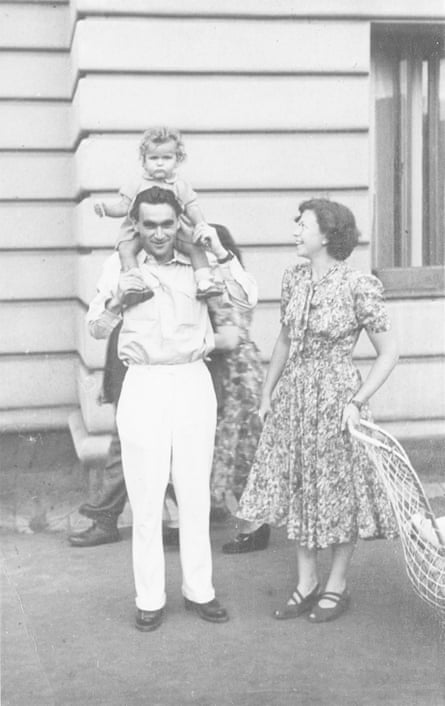 Rosenberg, who changed his name to Rudolf Vrba, with his then wife Gerta and daughter Helena in 1953.
