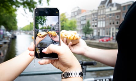 Chip shots: latest Amsterdam social media trend.