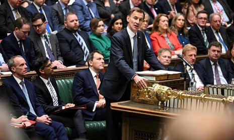 Jeremy Hunt at the dispatch box, photographed from a position on the opposition back benches