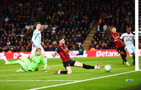 Bournemouth's Ryan Christie rounds Brentford’s keeper Caoimhin Kelleher but can’t stick the ball into the net.