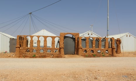 Majid al-Kanaan (Abo Ali), Adobe structure referencing monuments from Palmyra and Aleppo, Azraq, Jordan, 2017