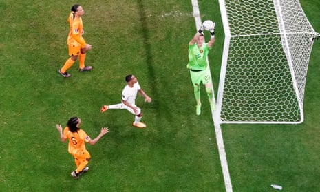 Netherlands v USA: World Cup 2022, last 16 – live Barely even had to jump.