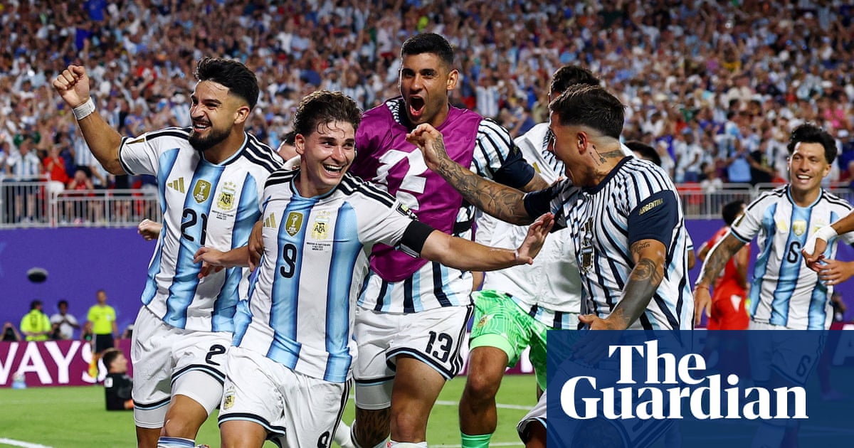 Julián Álvarez’s extra-time stunner sinks 10-man Switzerland to send Argentina into semi-finals