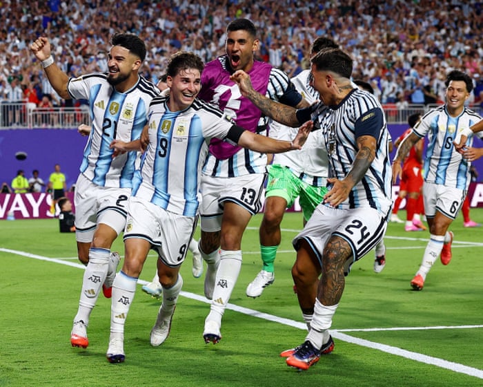 Julián Álvarez’s extra-time stunner sinks 10-man Switzerland to send Argentina into semi-finals