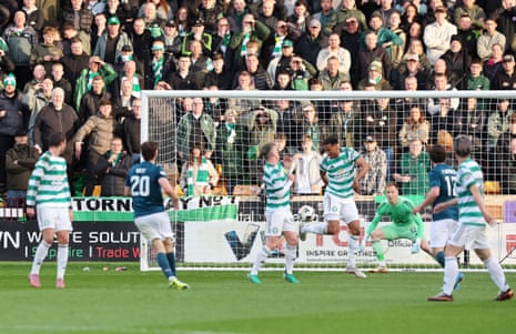 Elliot Watt scores for Motherwell