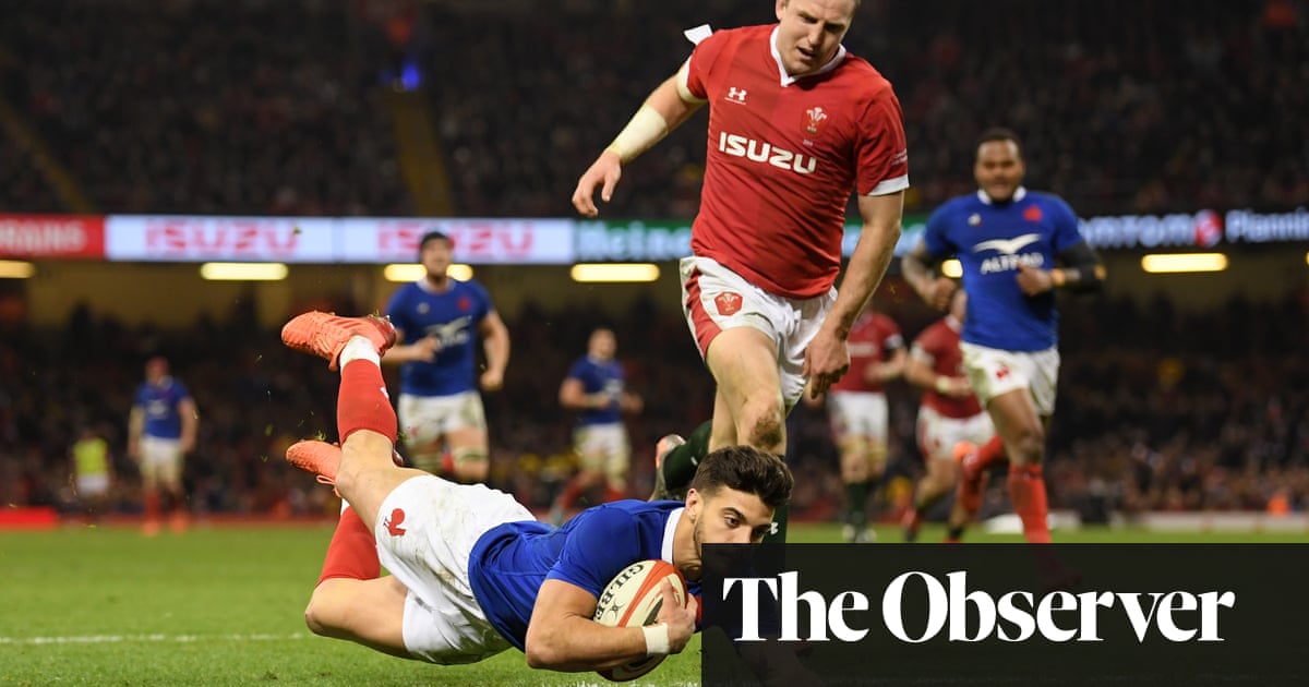 France stay on grand slam trail as Romain Ntamack shatters Wales