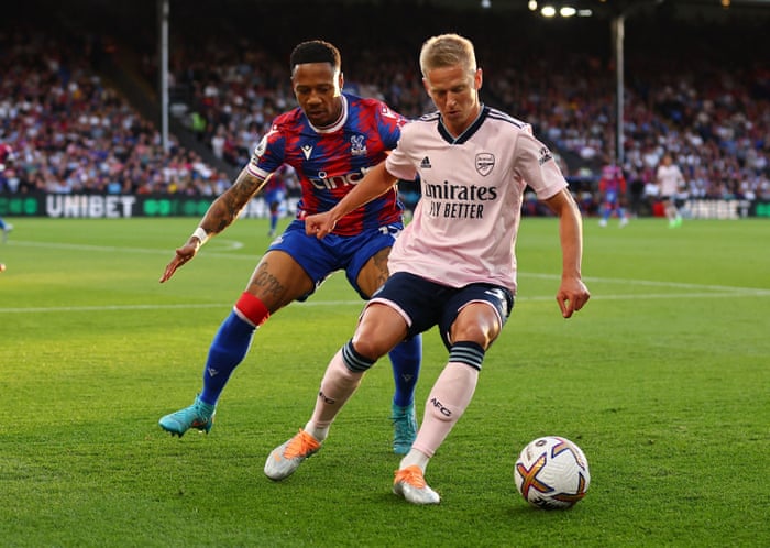 Nathaniel Clyne overshadows Oleksandr Zinchenko.