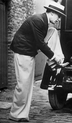 Scottish singer, dancer, Jack Buchanan wearing Oxford ‘bags’ circa 1925.