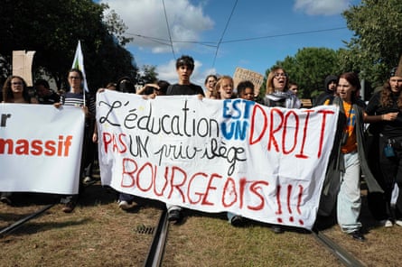 Students and workers in a joint protest demanding adequate resources for education in Toulouse, 13 October 2026.