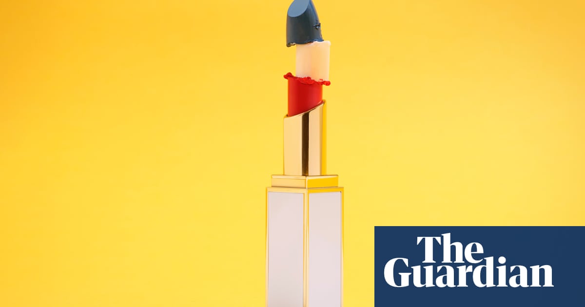 The key to French-style beauty? Keep it minimal and effortless. Sort of … | Lipstick The key to French-style beauty? Keep it minimal and effortless. Sort of … | Lipstick