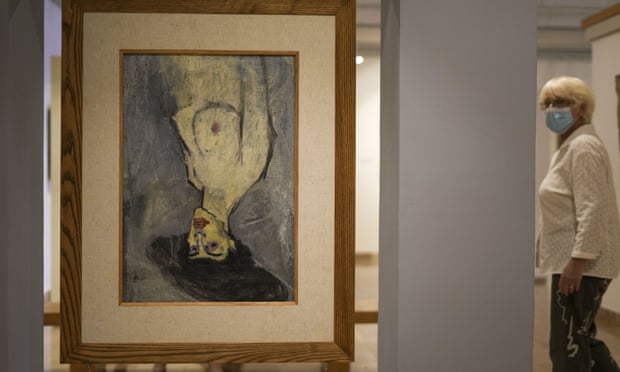 Amadeo Modigliani's 1908 Nude with a Hat is hung upside down because another painting by him, Maud Abrantes, on the reverse side of the same canvas is oriented correctly, while on display at Haifa University's Hecht museum.