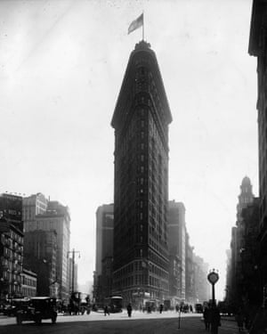 The Flatiron in 1946: One of the first skyscrapers in New York, described as the ‘freak building’, was completed in 1902.
