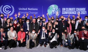 Los delegados posan para una fotografía durante la Conferencia de las Naciones Unidas sobre el Cambio Climático, COP26, en Glasgow.