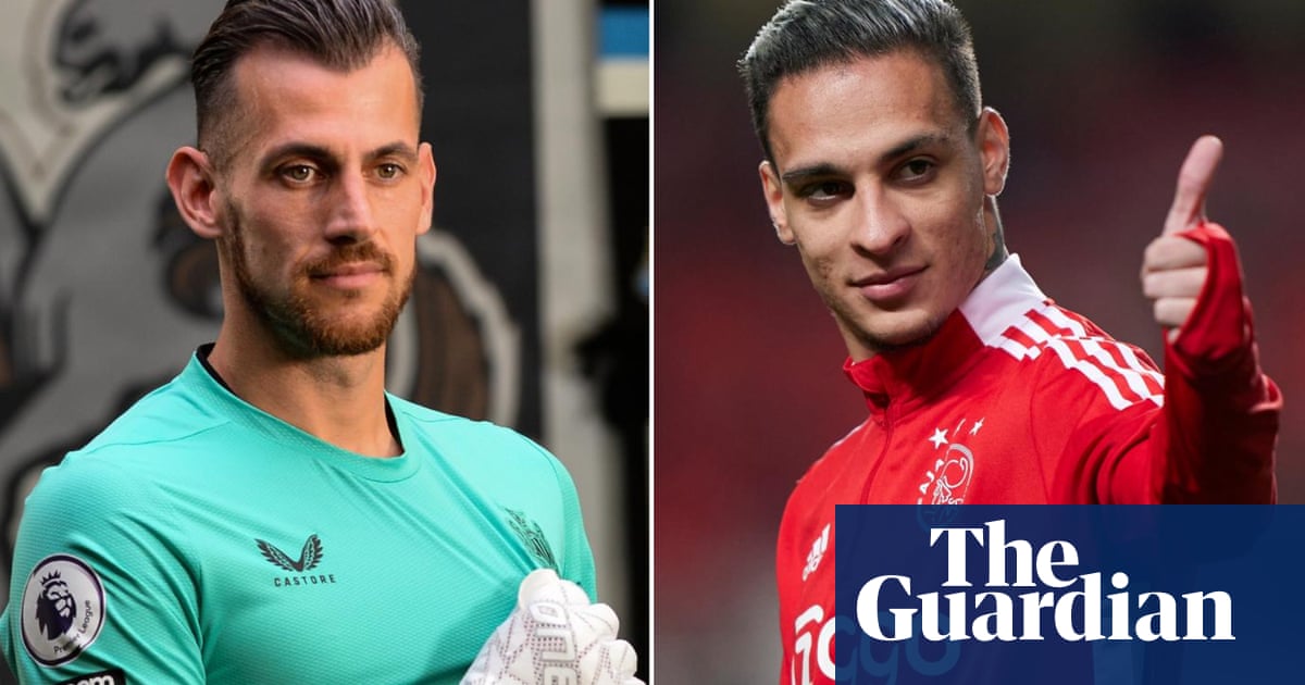 manchester-united-agree-loan-deal-for-dubravka-as-antony-completes-medical