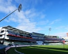 Warwickshire closing on title v Leicestershire in county final round; Notts all out 251
