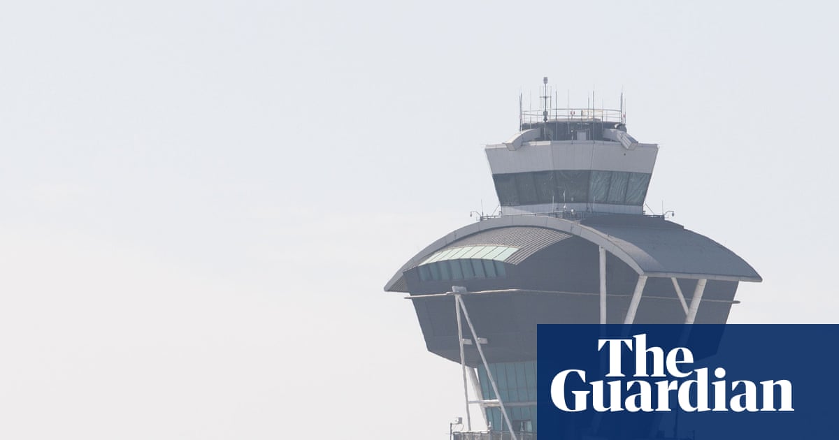 Trump administration warns shutdown could force US airspace ...