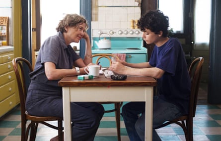 Annette Bening with Lucas Jade Zumann in 20th Century Women.