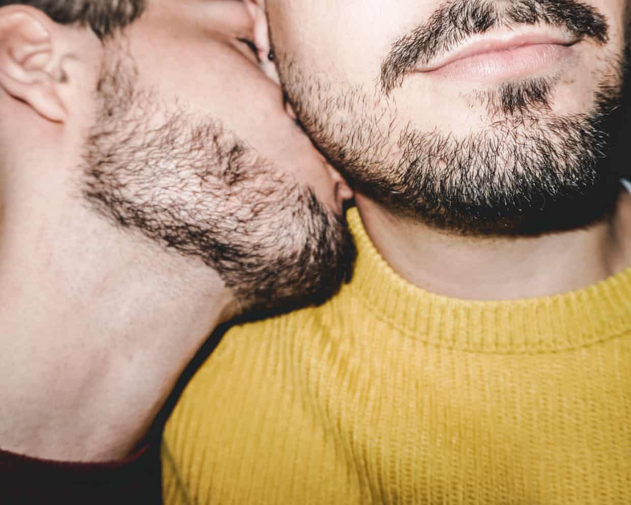 The phone that sees best friends