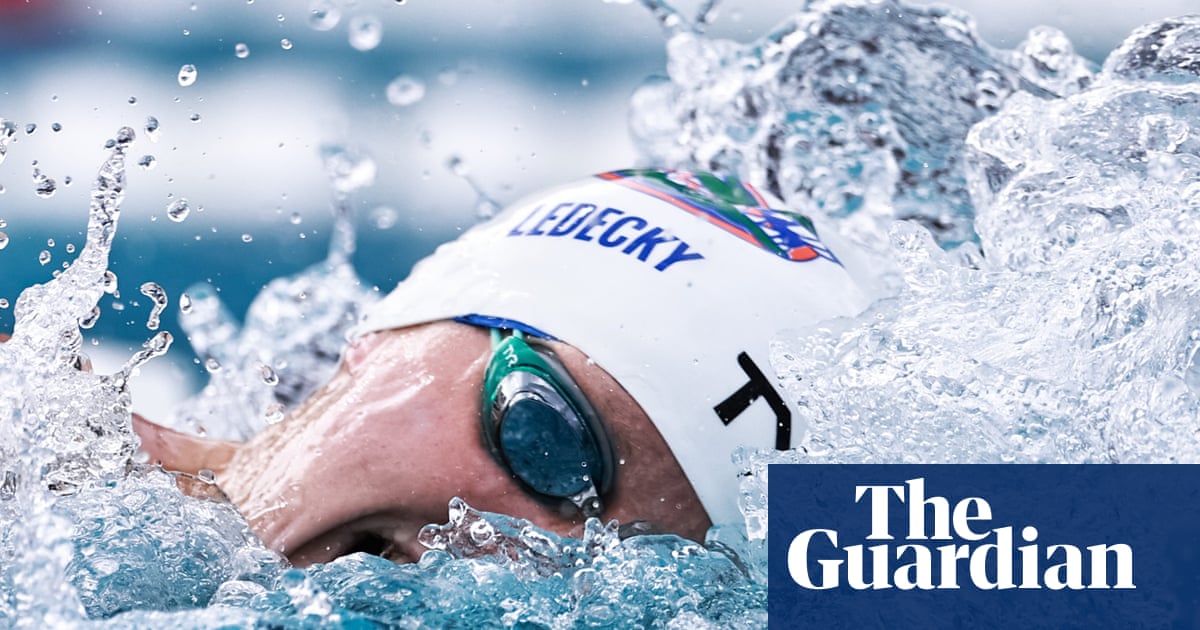 Katie Ledecky smashes her longstanding 800m freestyle world record