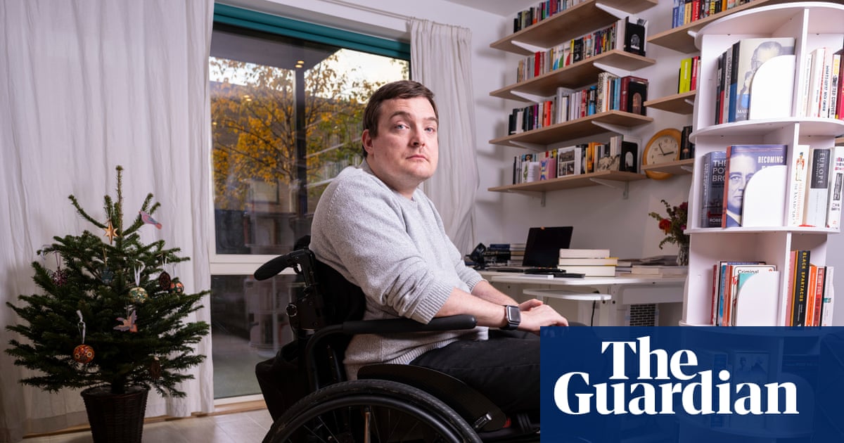 ‘I wish I could say I kept my cool’: my maddening experience with the NHS wheelchair service