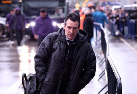 Unai Emery arrives at Elland Road.