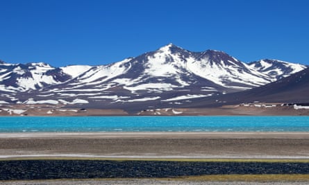 Belle Green Lagoon, Laguna Verde, près de col de montagne San Francisco et Nevado Ojos Del Salado, Atacama, Chili, Amérique du Sud