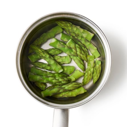 07b Felicity Cloake’s Asparagus Soup,. Reserve the tips.