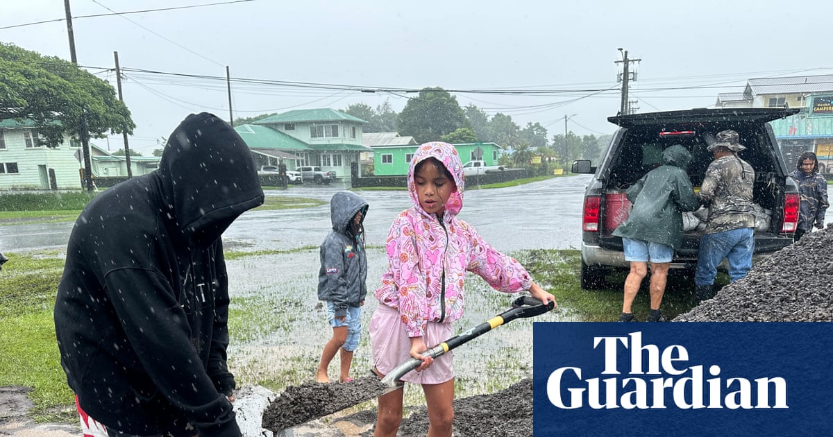 Hawaii braces for powerful winds and flash flooding with Hurricane Nolo