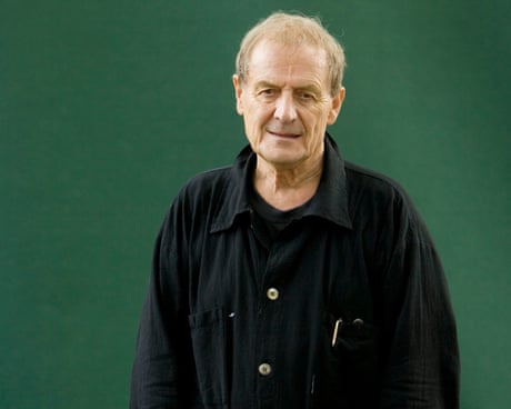 Solutionneur... le poète et dramaturge Tony Harrison au festival international du livre d’Édimbourg en 2007.